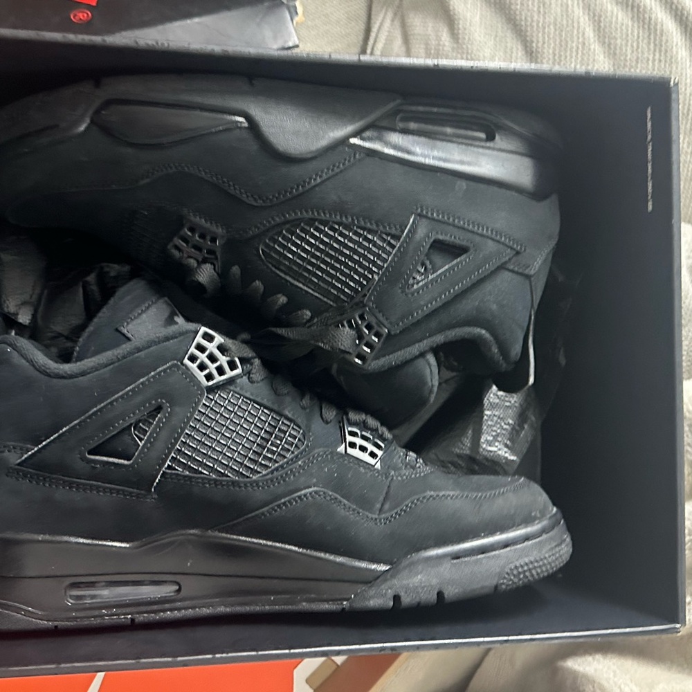 Men's blacks cats